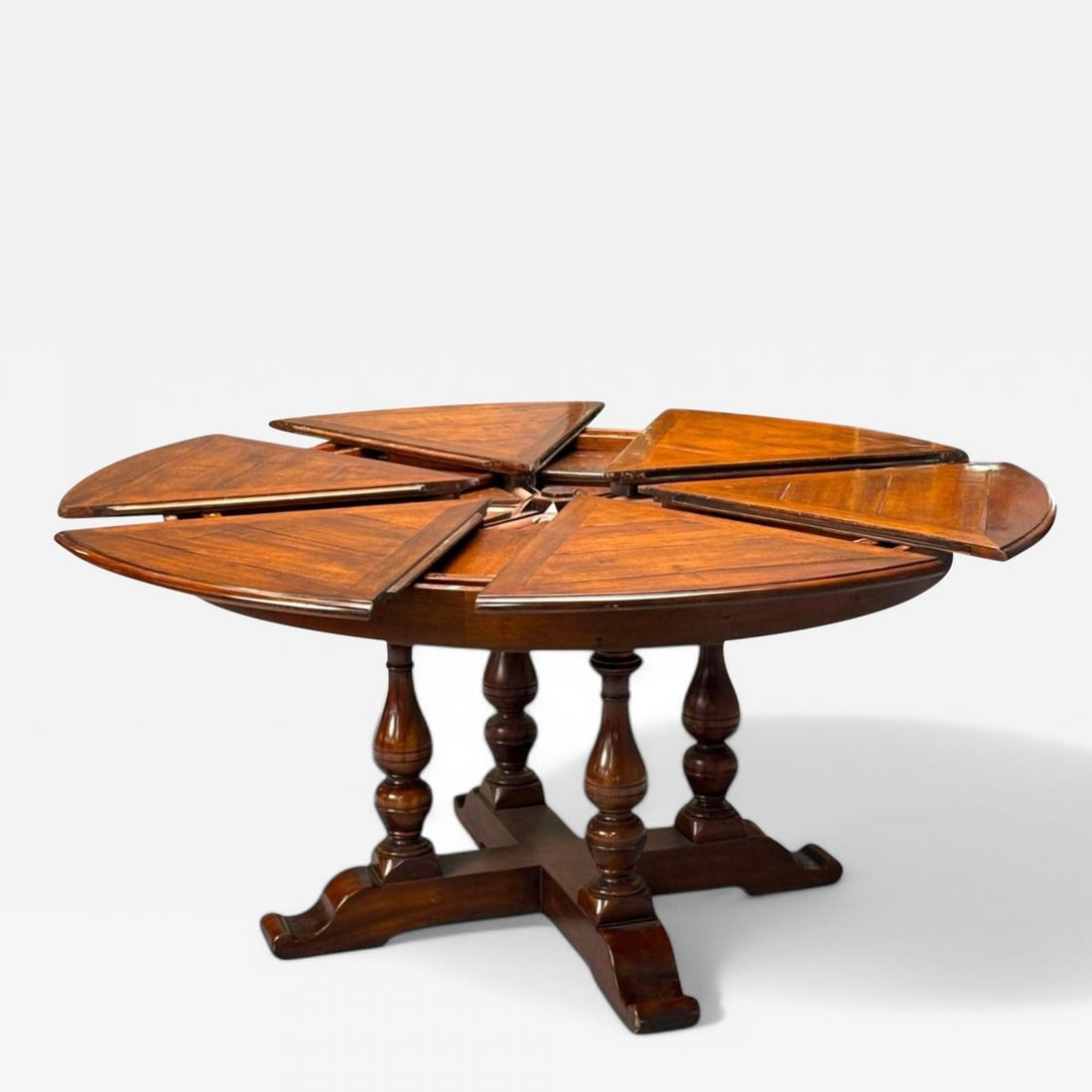 Farmhouse Style, Walnut, Jupe Round Dining Table, USA, 20th C. - 2