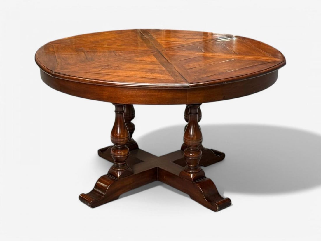 Farmhouse Style, Walnut, Jupe Round Dining Table, USA, 20th C. - 4
