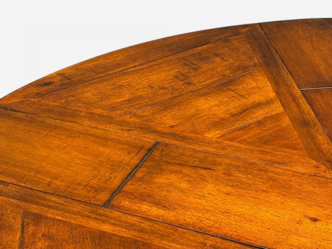 Farmhouse Style, Walnut, Jupe Round Dining Table, USA, 20th C. - 6