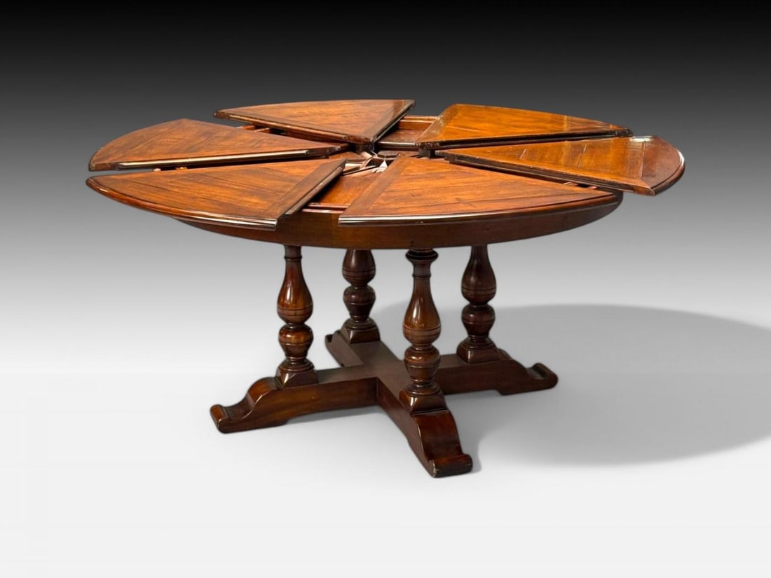Farmhouse Style, Walnut, Jupe Round Dining Table, USA, 20th C. - 7