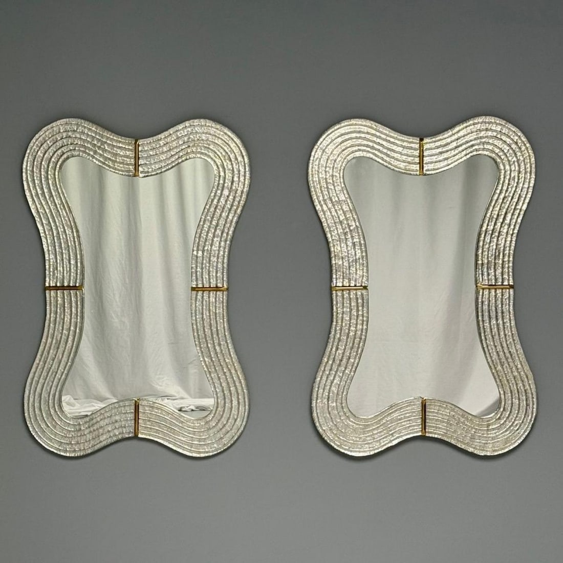 Modern Wavy Wall Mirror, Murano Glass, Silver Leaf, Brass, Italy, 21st C. - 10