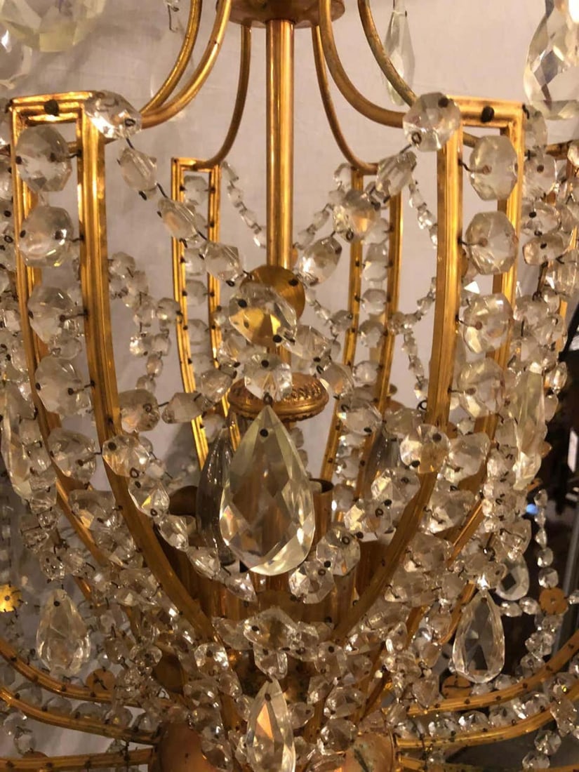 Fine Cut Crystal and Gilt Bronze Neoclassical Eighteen-Light Chandelier - 11