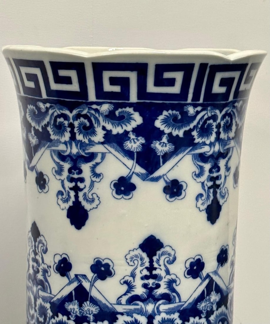 Oriental Porcelain Flow Blue White Umbrella Stand, Large Vase, Floral Decorated - 10