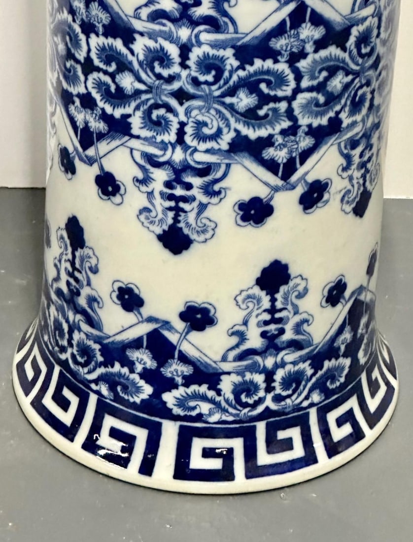 Oriental Porcelain Flow Blue White Umbrella Stand, Large Vase, Floral Decorated - 7