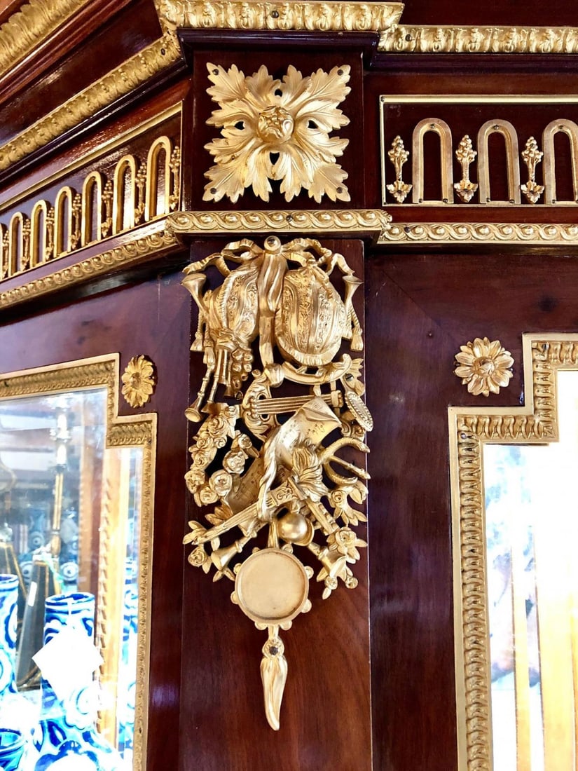 19th Century Mahogany Vitrine Armiore Cabinet by Guillaume Grohe - 10