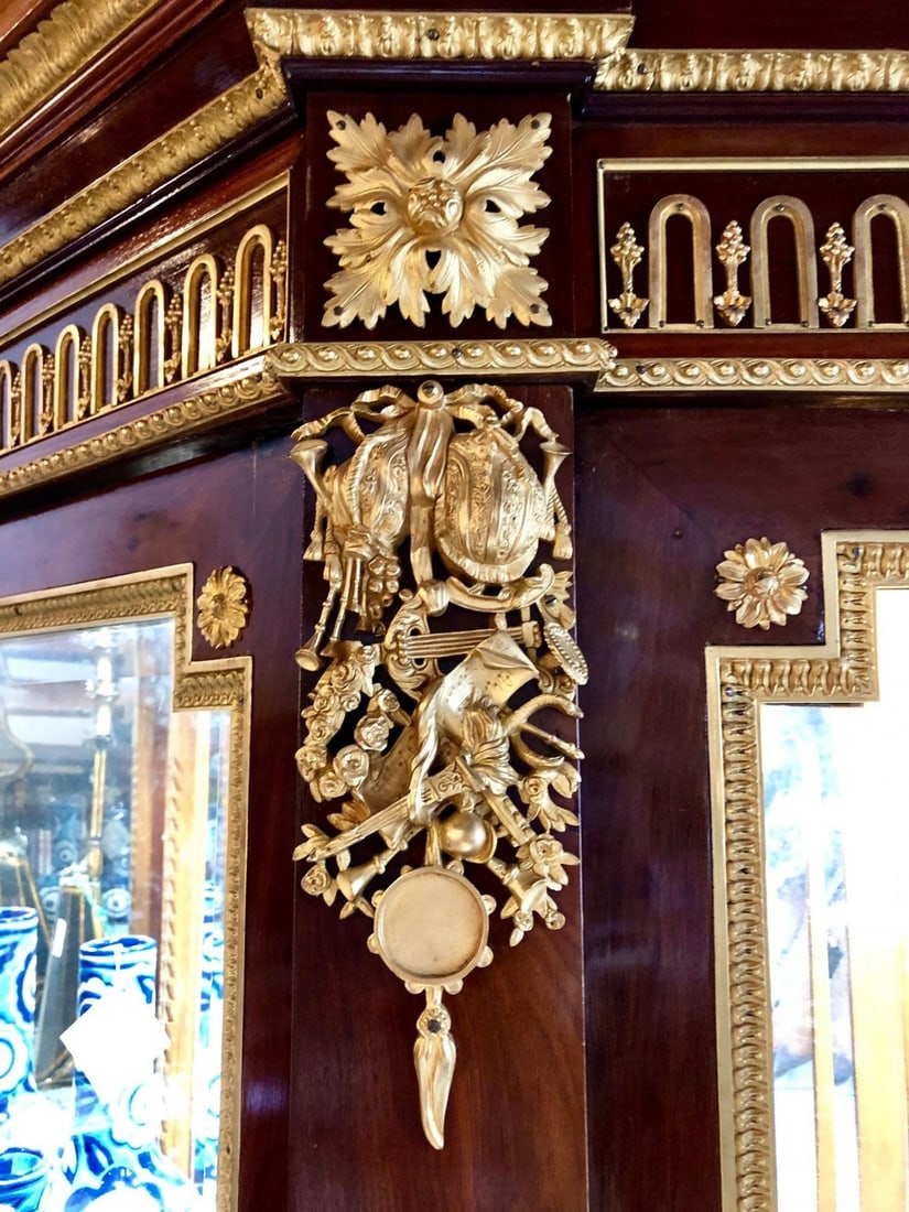 19th Century Mahogany Vitrine Armiore Cabinet by Guillaume Grohe - 11