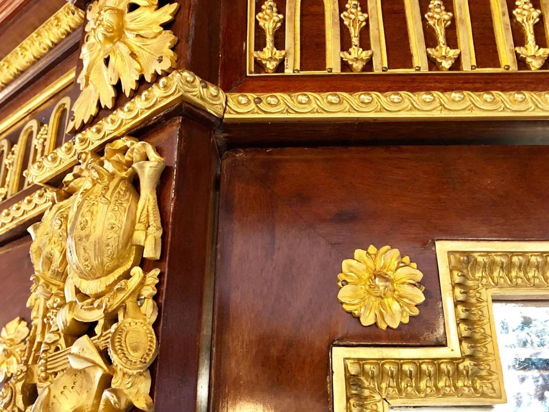 19th Century Mahogany Vitrine Armiore Cabinet by Guillaume Grohe - 7