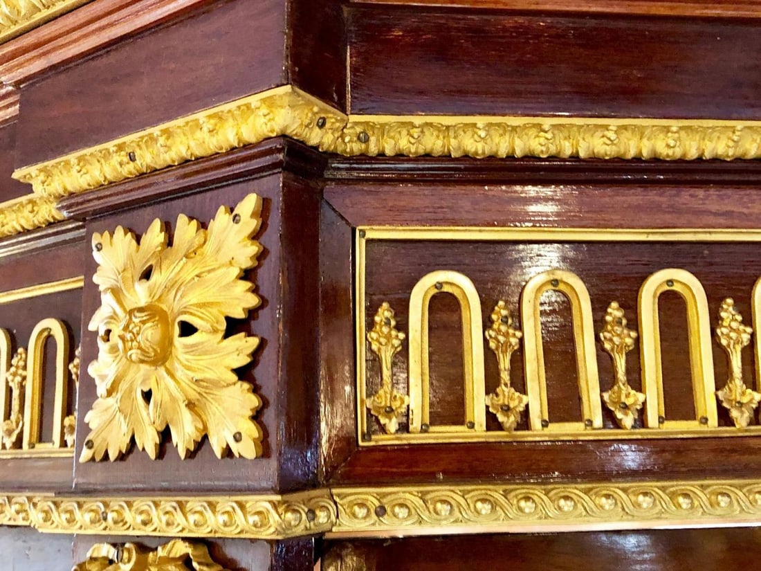 19th Century Mahogany Vitrine Armiore Cabinet by Guillaume Grohe - 8