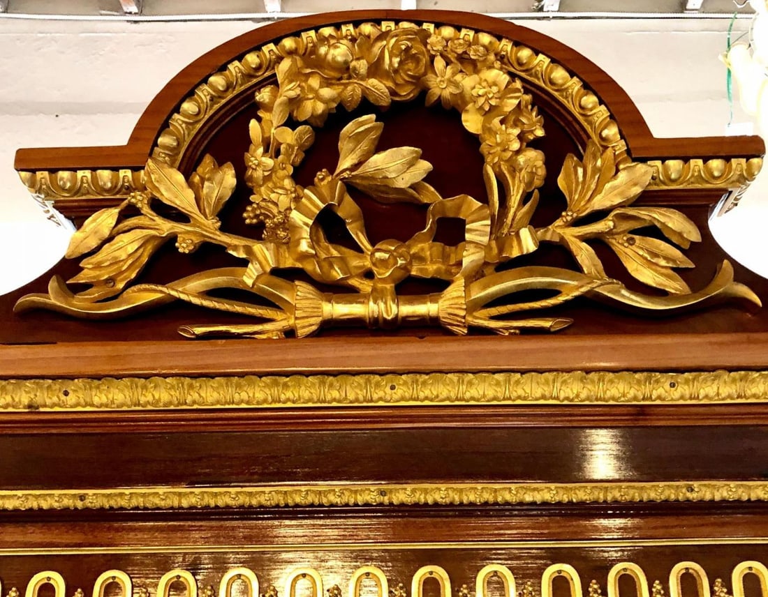 19th Century Mahogany Vitrine Armiore Cabinet by Guillaume Grohe - 9