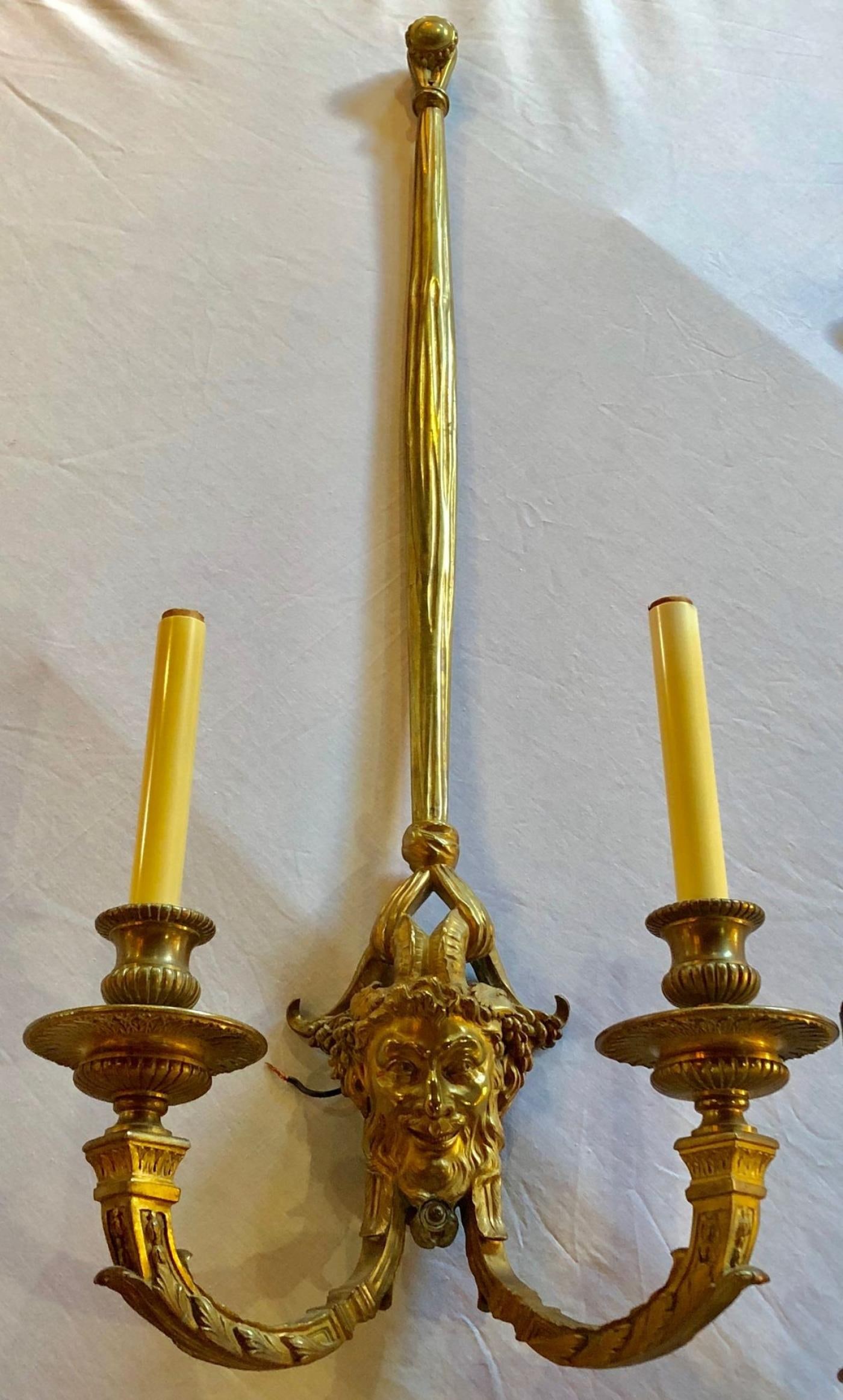 Pair of Dore Bronze Sconces having Horned Bacchus Masks in Louis XVI Style - 4