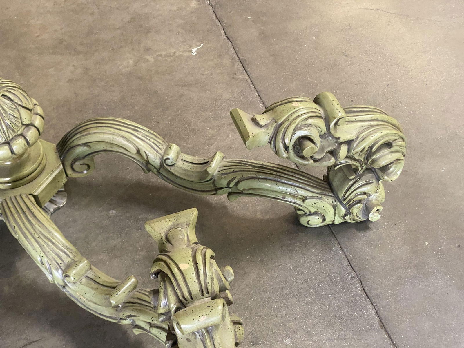 Hollywood Regency Damask Oversized Coffee Table by Thomasville - 13