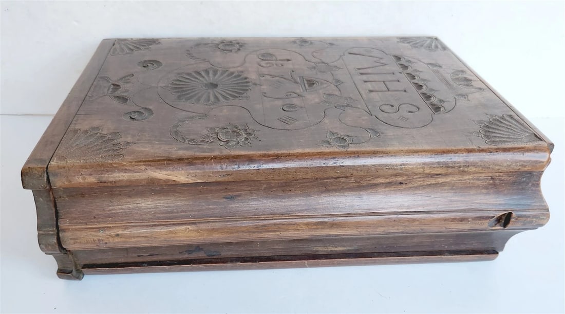 1790 BIBLE BOX HAND CARVED WOOD antique RARE SHAPE - 5