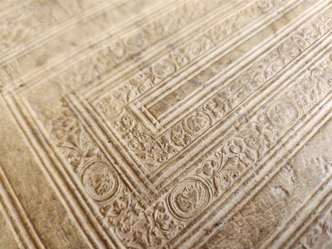 1566 LAW BOOK antique PIGSKIN FOLIO Decisions of Holy Royal Council of Naples - 4