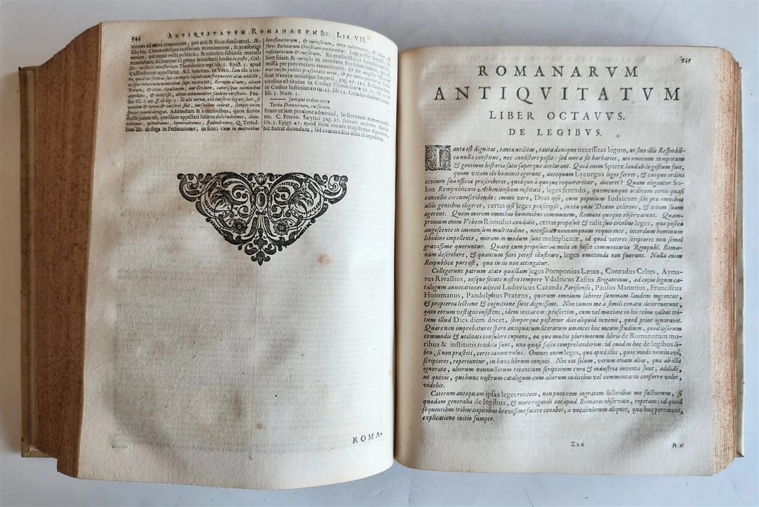 1685 ROMAN ANTIQUTIES antique ILLUSTRATED vellum bound in LATIN - 13