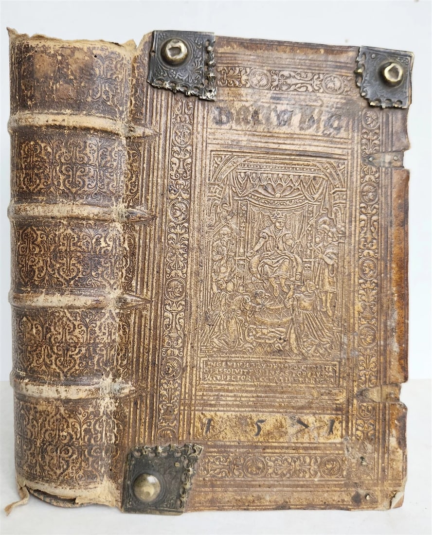 1571 BIBLE in LATIN ILLUSTRATED w/ 135 WOODCUTS antique PIGSKIN w/ METAL CORNERS - 2