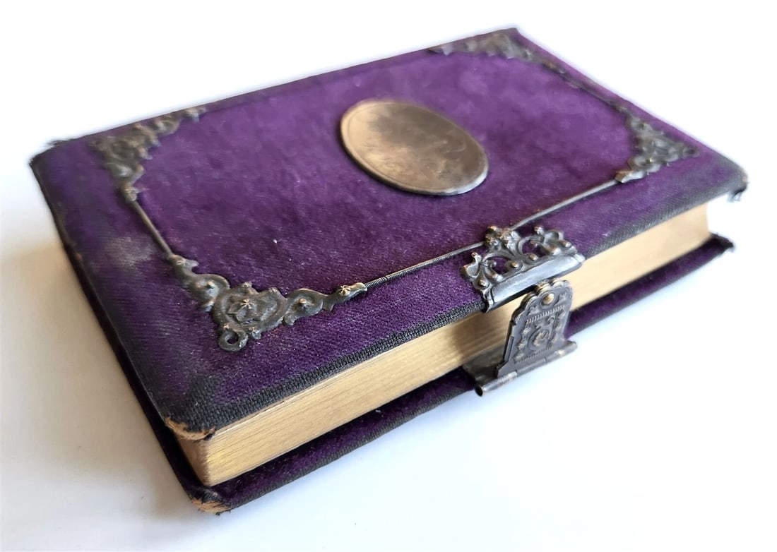 1909 AMERICAN HYMNAL in GERMAN antique VELVET BINDING w/ SILVER DECORATIONS - 4