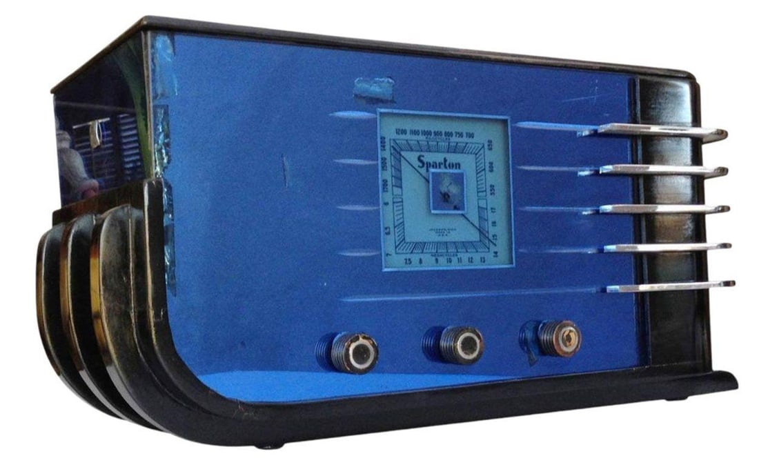 1936 Sparton Model 557 "Sled" Cobalt Glass Deco Radio by Walter Dorwin Teague - 18