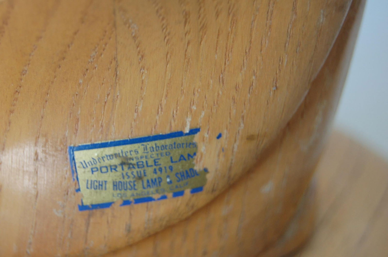 Midcentury Carved Oak Modernist Female Bust Table Lamp - 6