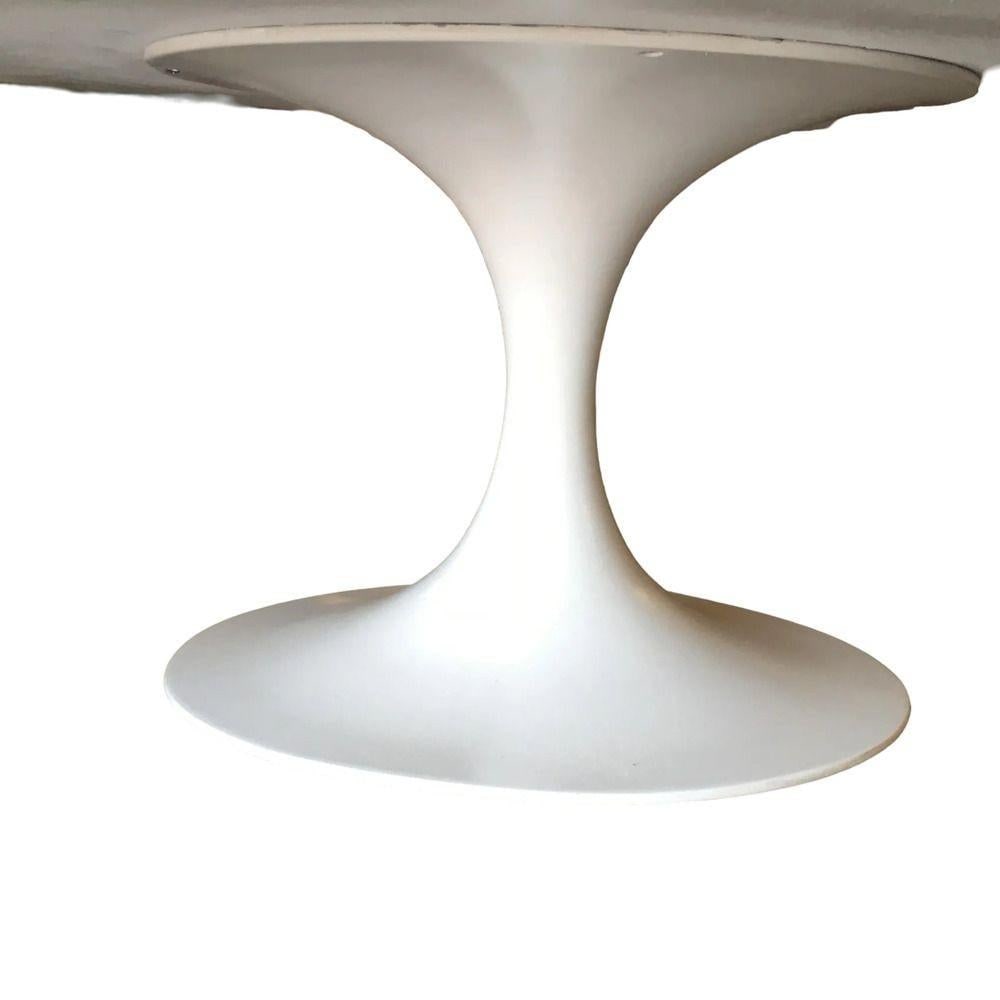 Mid-century Round 42" Tulip Coffee Table by Eero Saarinen for Knoll - 17