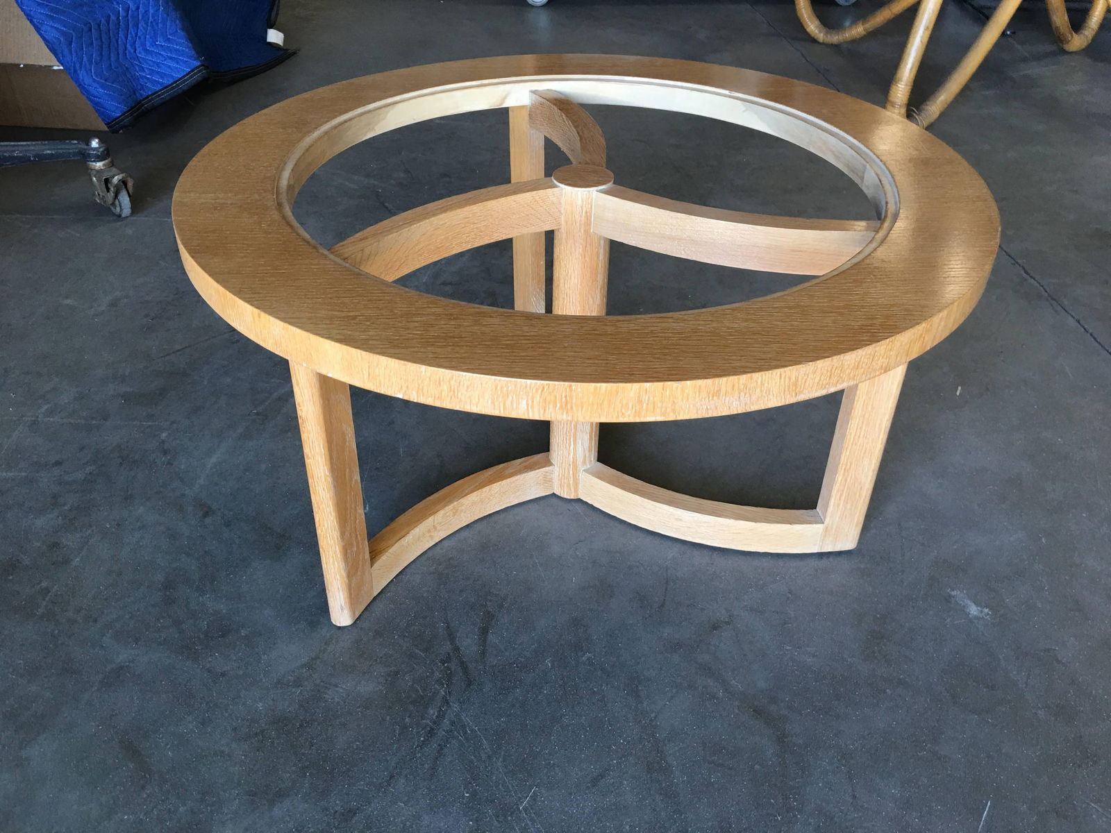 Round Scandinavian Spindle Coffee Table in Oak with Glass Top - 5