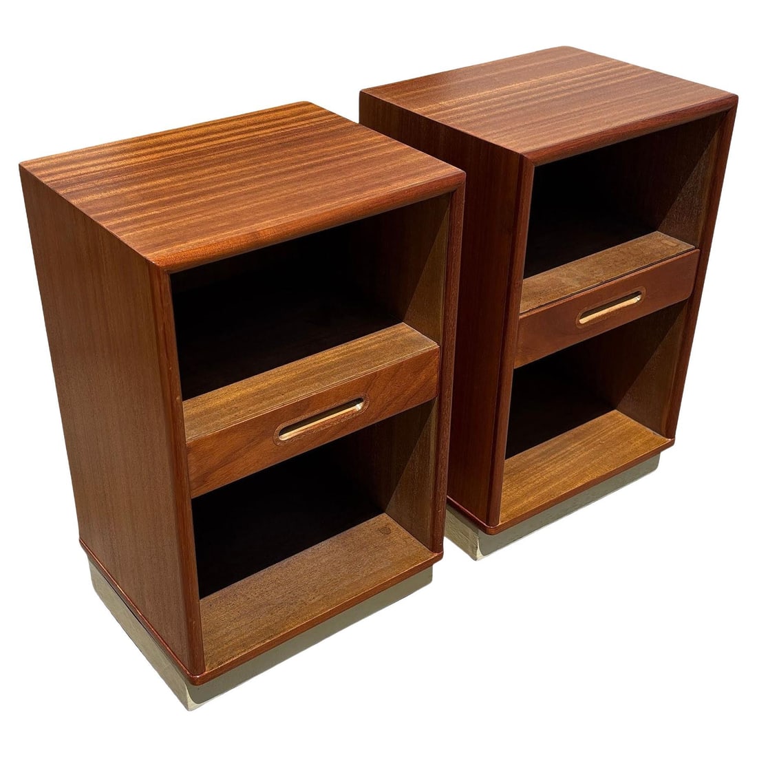 Pair of Teak and Mahogany Mid Century Nightstands by Edward Wormley for Dunbar - 7