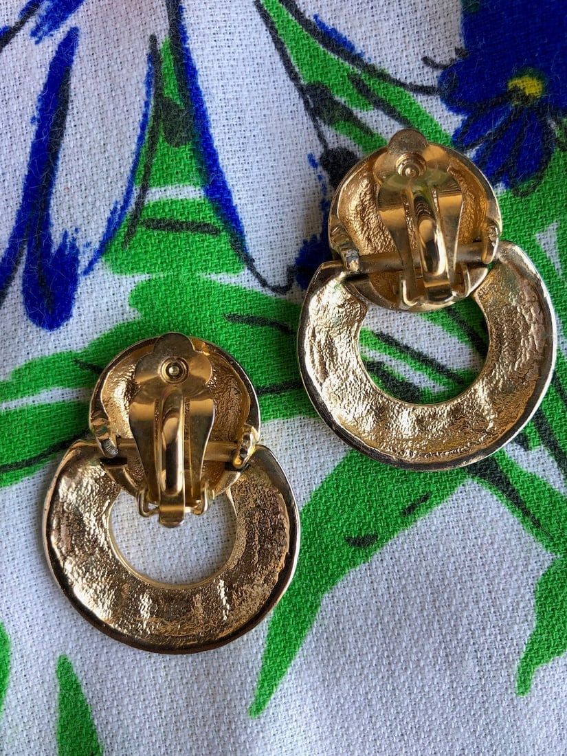 Vintage 1980s Doorknocker Hoop Earrings Clip On - 7