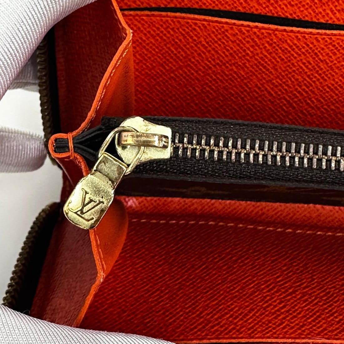 LOUIS VUITTON Zippé Clémence wallet in Monogram canvas and orange - 9