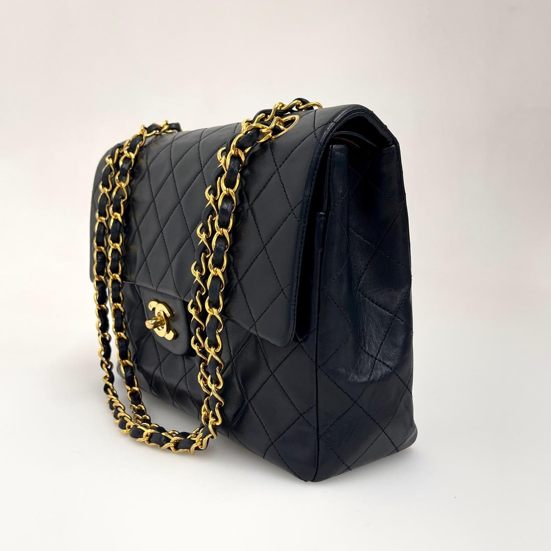 CHANEL Timeless Classic 25 Double Flap Bag in Black Leather - 4