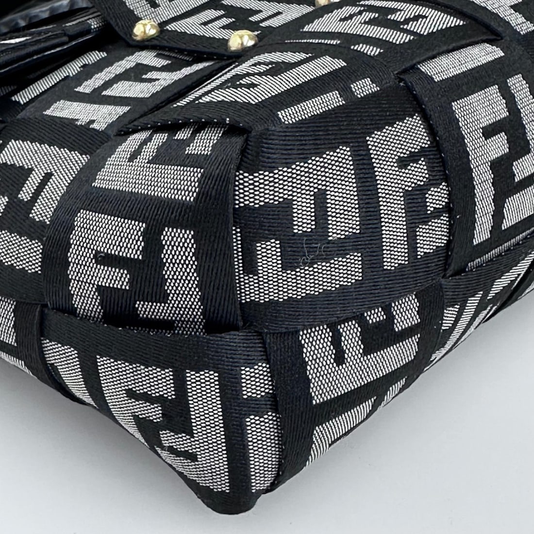FENDI Baguette handbag in FF fabric with black leather details - 10