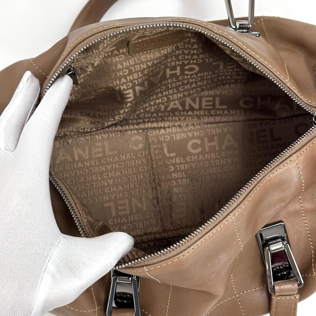 CHANEL Chocolate Bar Bowling Bag in Taupe Leather - 14