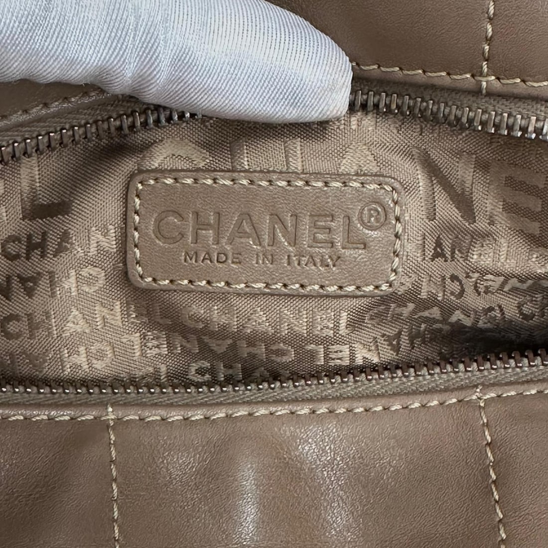 CHANEL Chocolate Bar Bowling Bag in Taupe Leather - 16