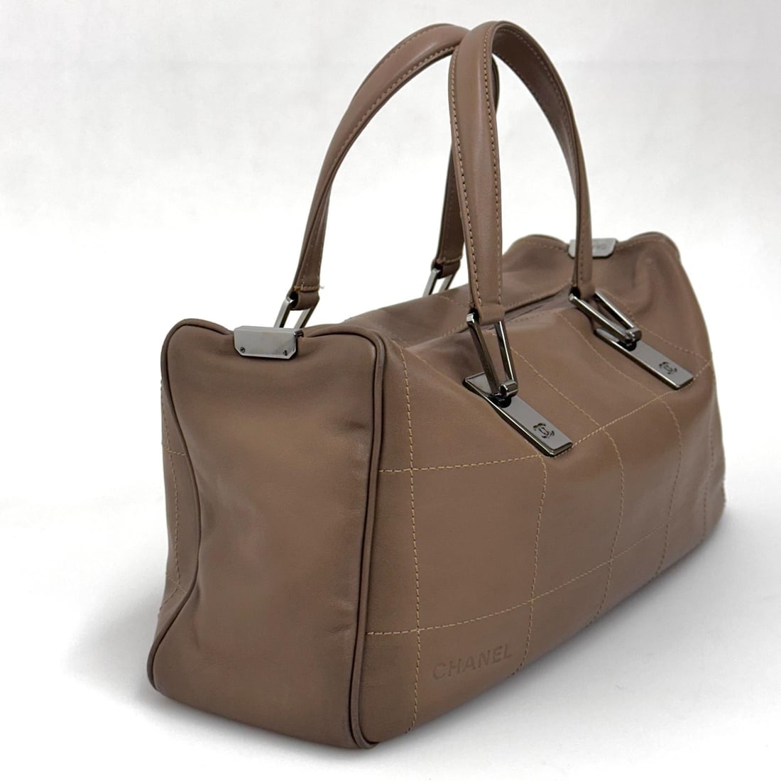 CHANEL Chocolate Bar Bowling Bag in Taupe Leather - 4