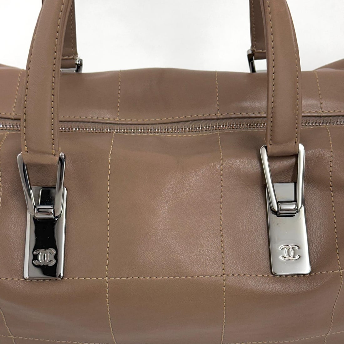 CHANEL Chocolate Bar Bowling Bag in Taupe Leather - 5