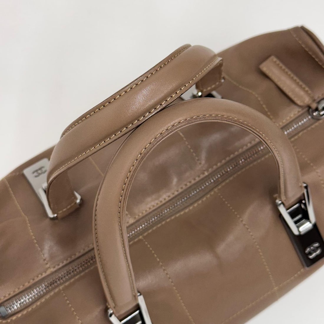 CHANEL Chocolate Bar Bowling Bag in Taupe Leather - 6