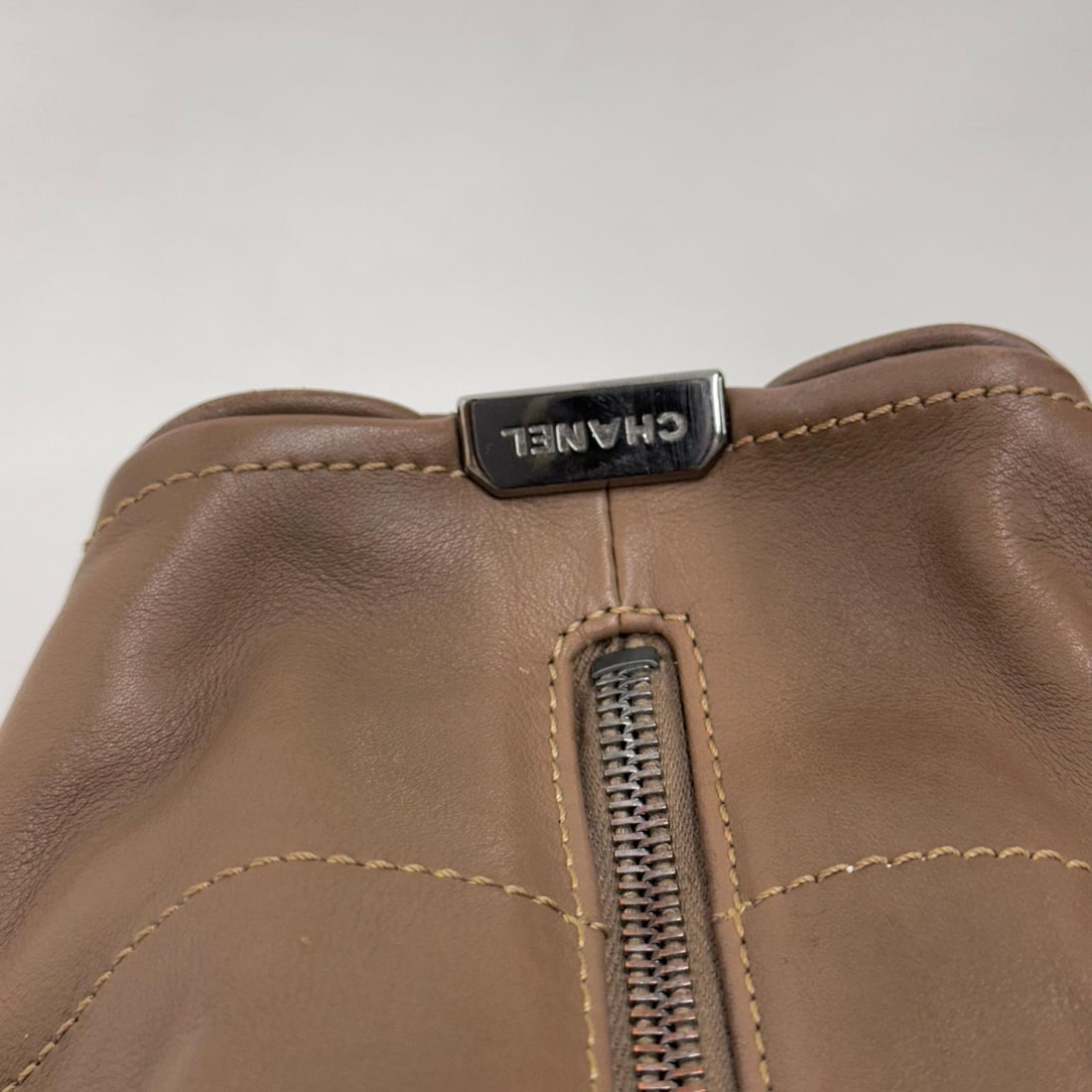 CHANEL Chocolate Bar Bowling Bag in Taupe Leather - 7