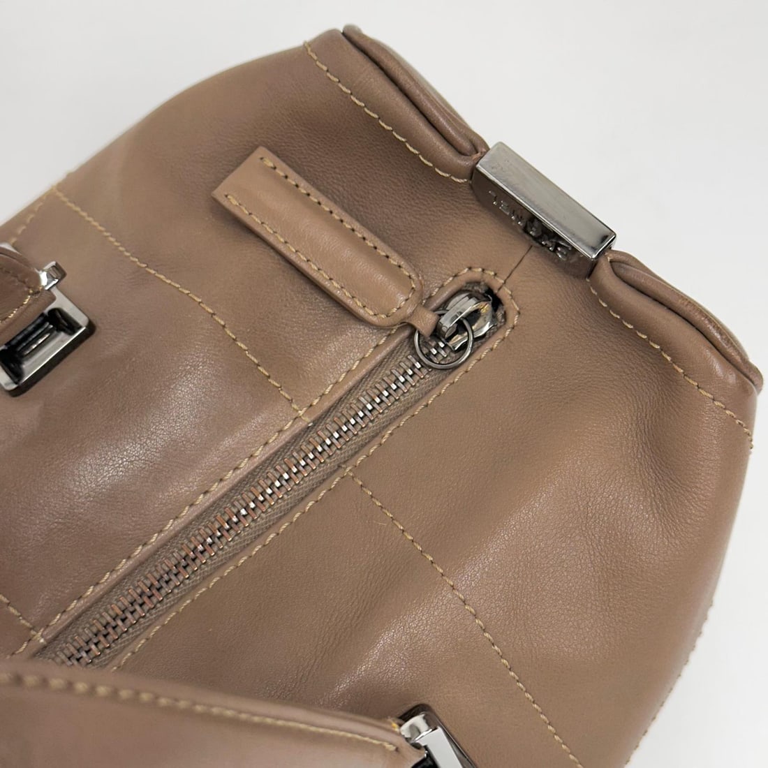 CHANEL Chocolate Bar Bowling Bag in Taupe Leather - 8