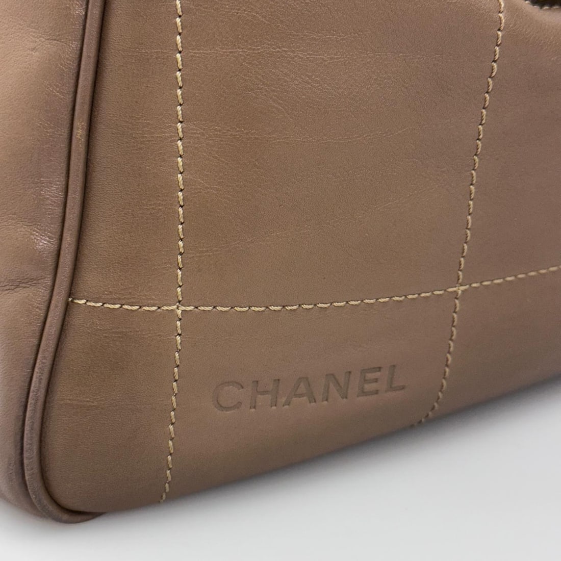 CHANEL Chocolate Bar Bowling Bag in Taupe Leather - 9