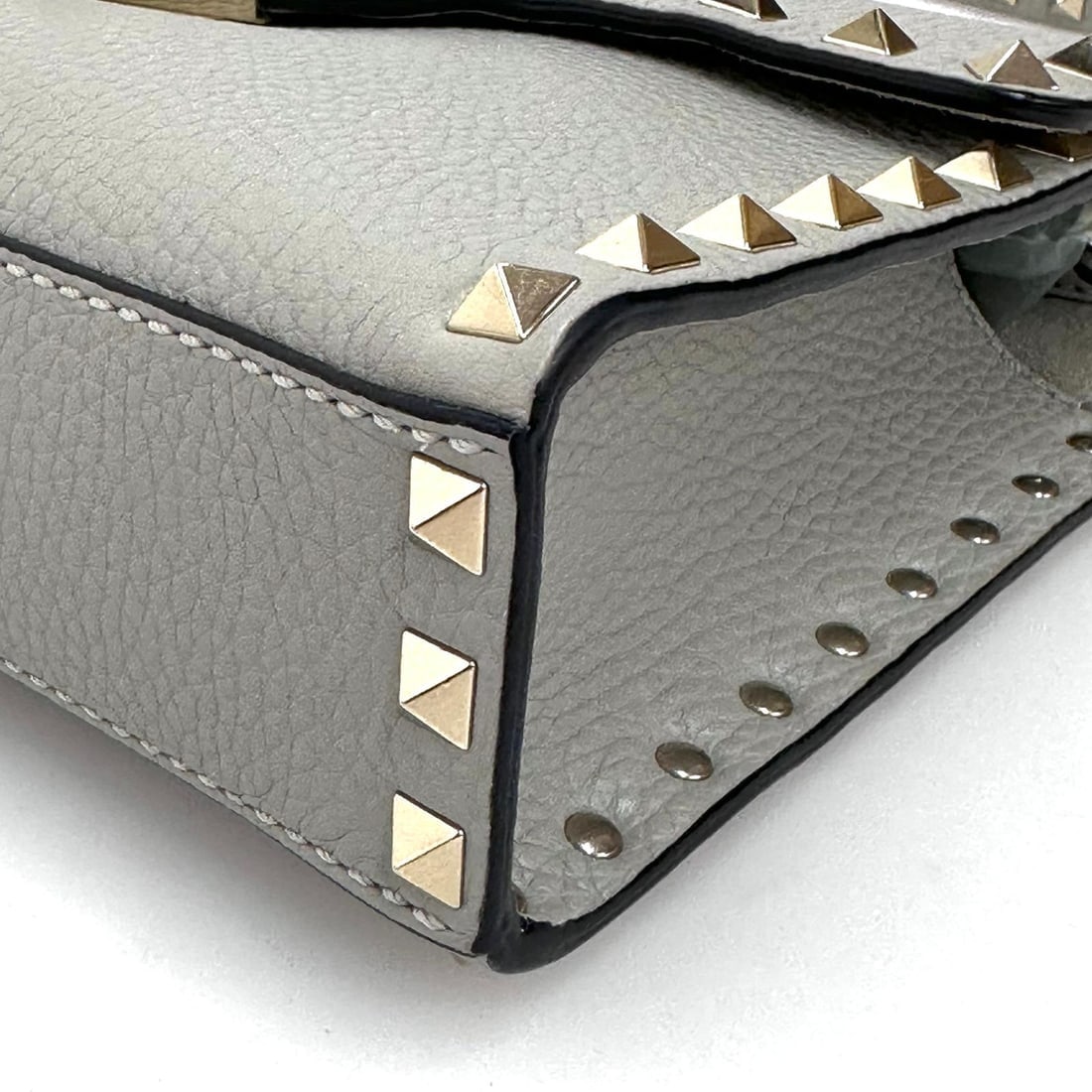 VALENTINO GARAVANI Rockstud Shoulder Bag in Grey Leather - 10