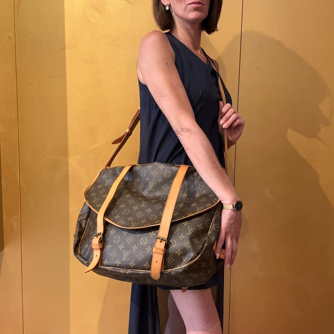 LOUIS VUITTON Rare Vintage Saumur 40 Bag in Monogram Canvas - 2