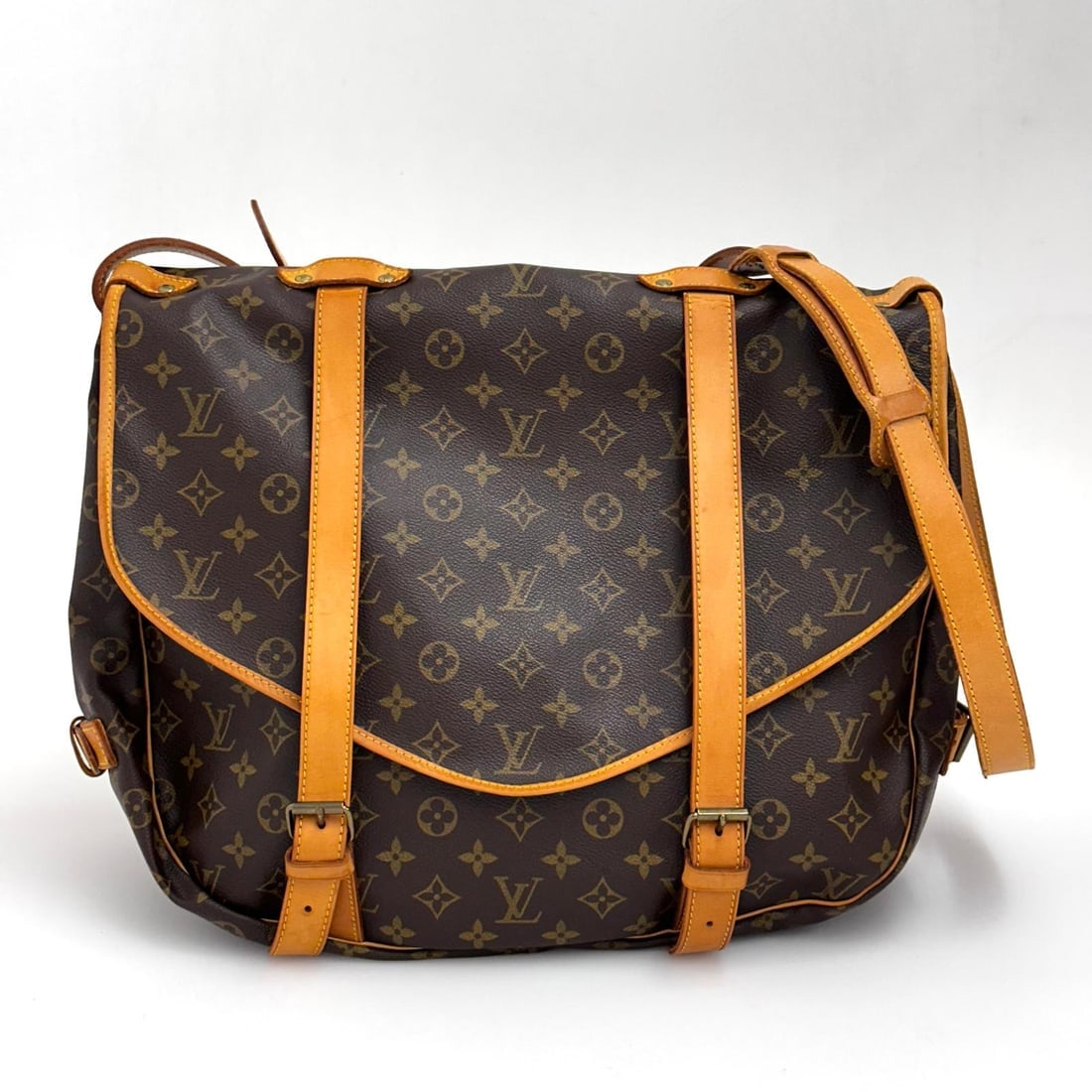 LOUIS VUITTON Rare Vintage Saumur 40 Bag in Monogram Canvas - 4