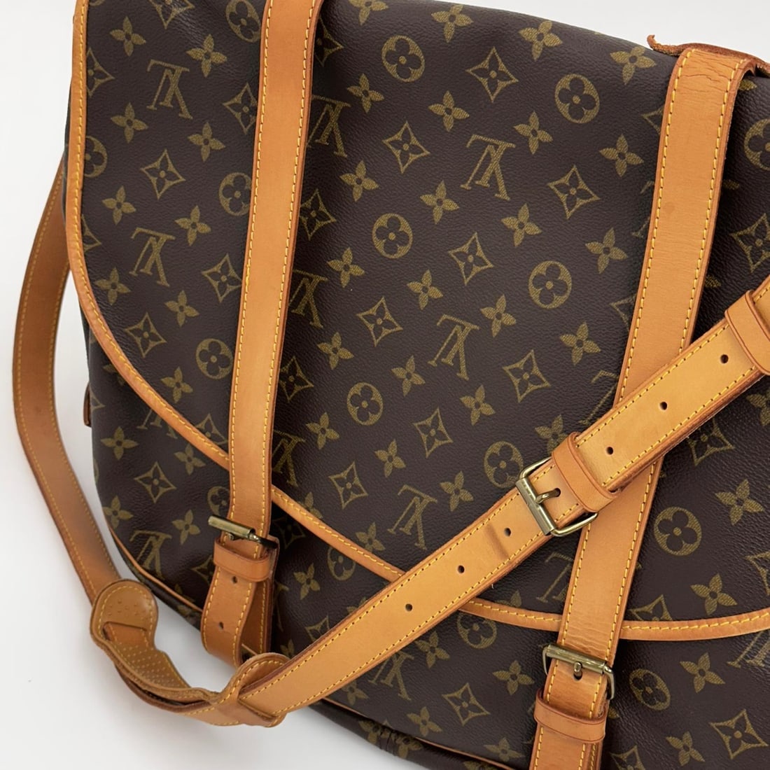 LOUIS VUITTON Rare Vintage Saumur 40 Bag in Monogram Canvas - 5