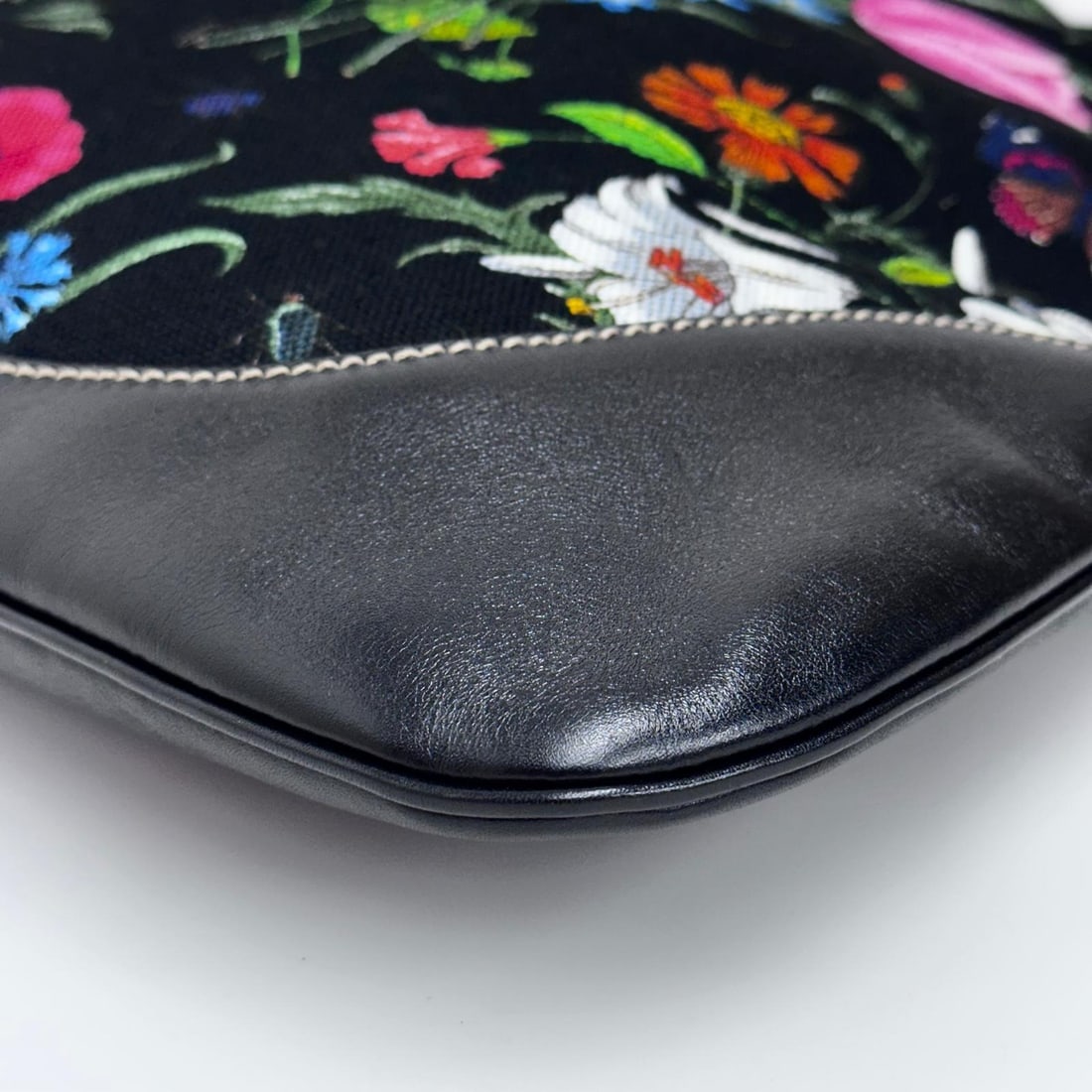 GUCCI Jackie Maxi bag in Flora canvas and black leather - 11