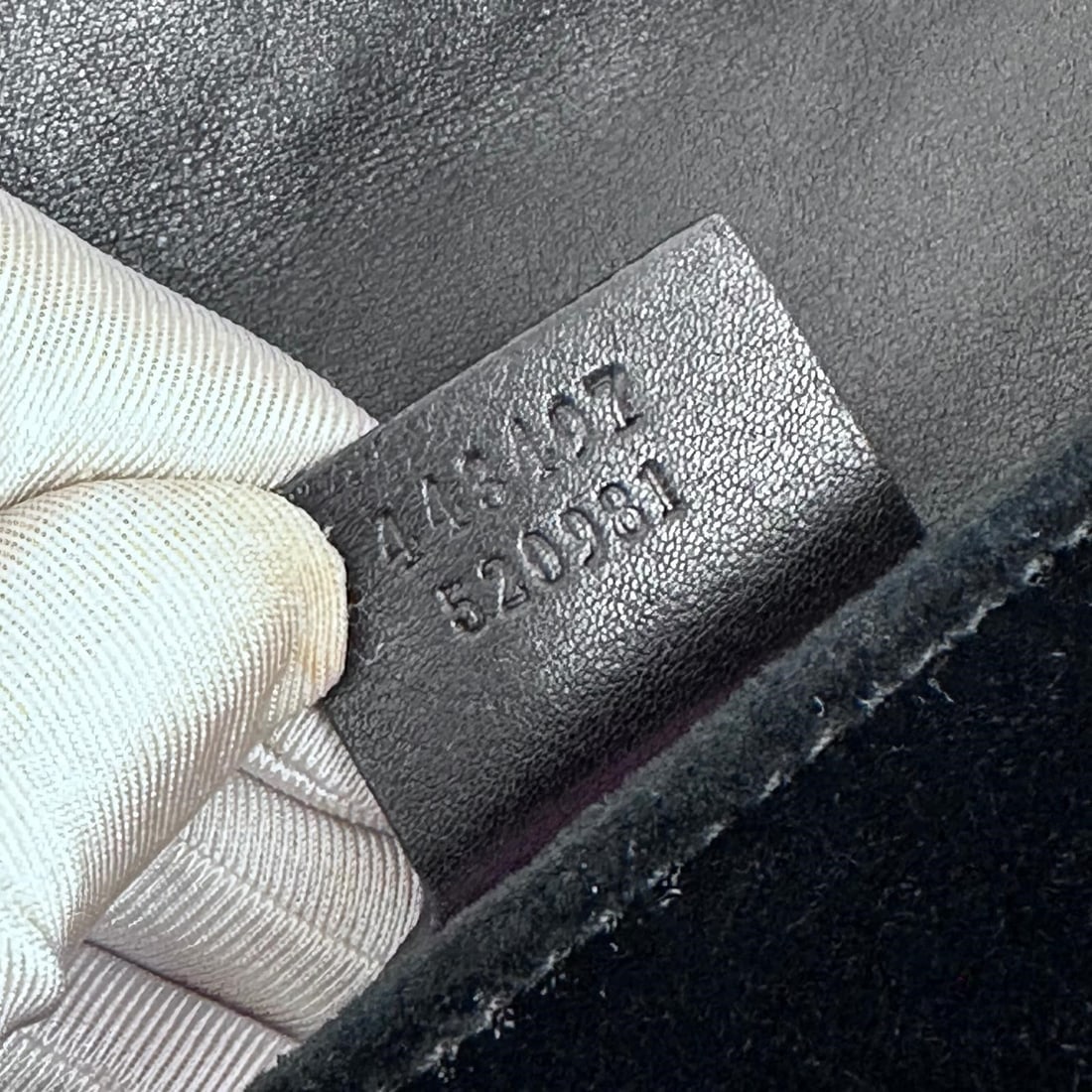 GUCCI GG Marmont Small Bag in Black Velvet - 17