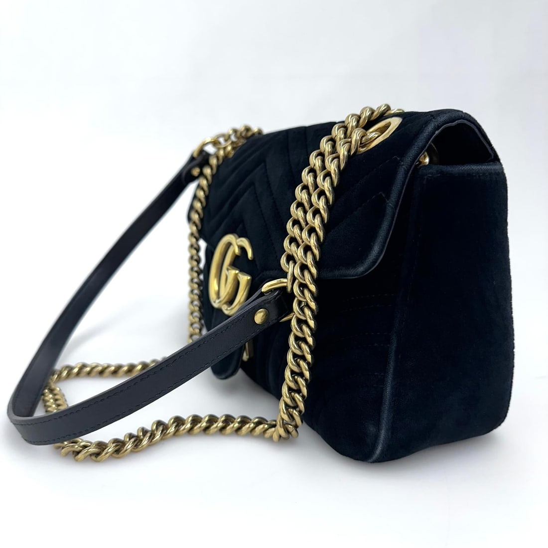 GUCCI GG Marmont Small Bag in Black Velvet - 3