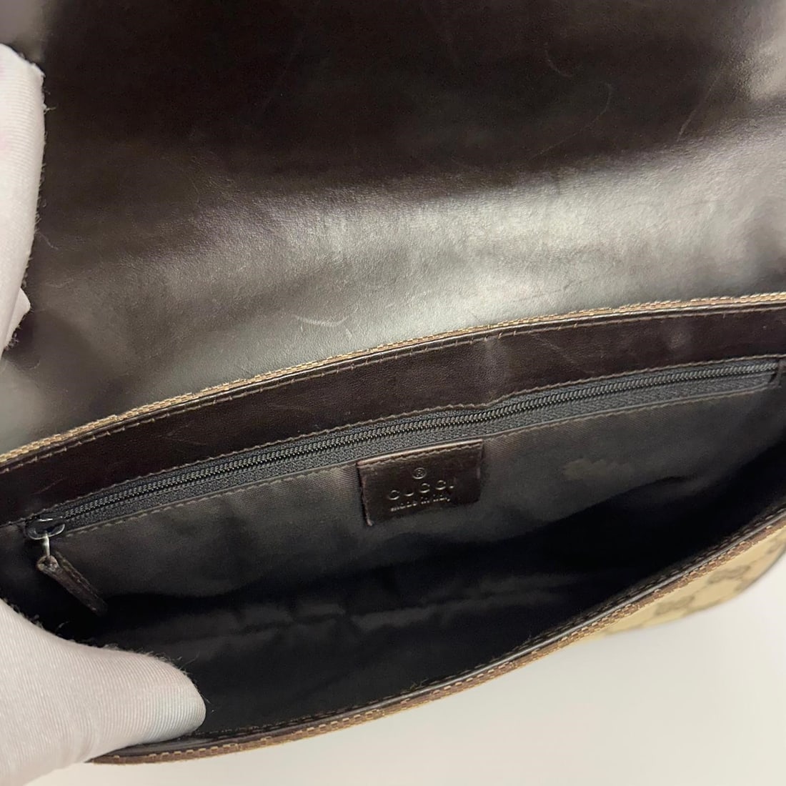 GUCCI GG Supreme Hobo Bag with Oversized Resin Chain - 12