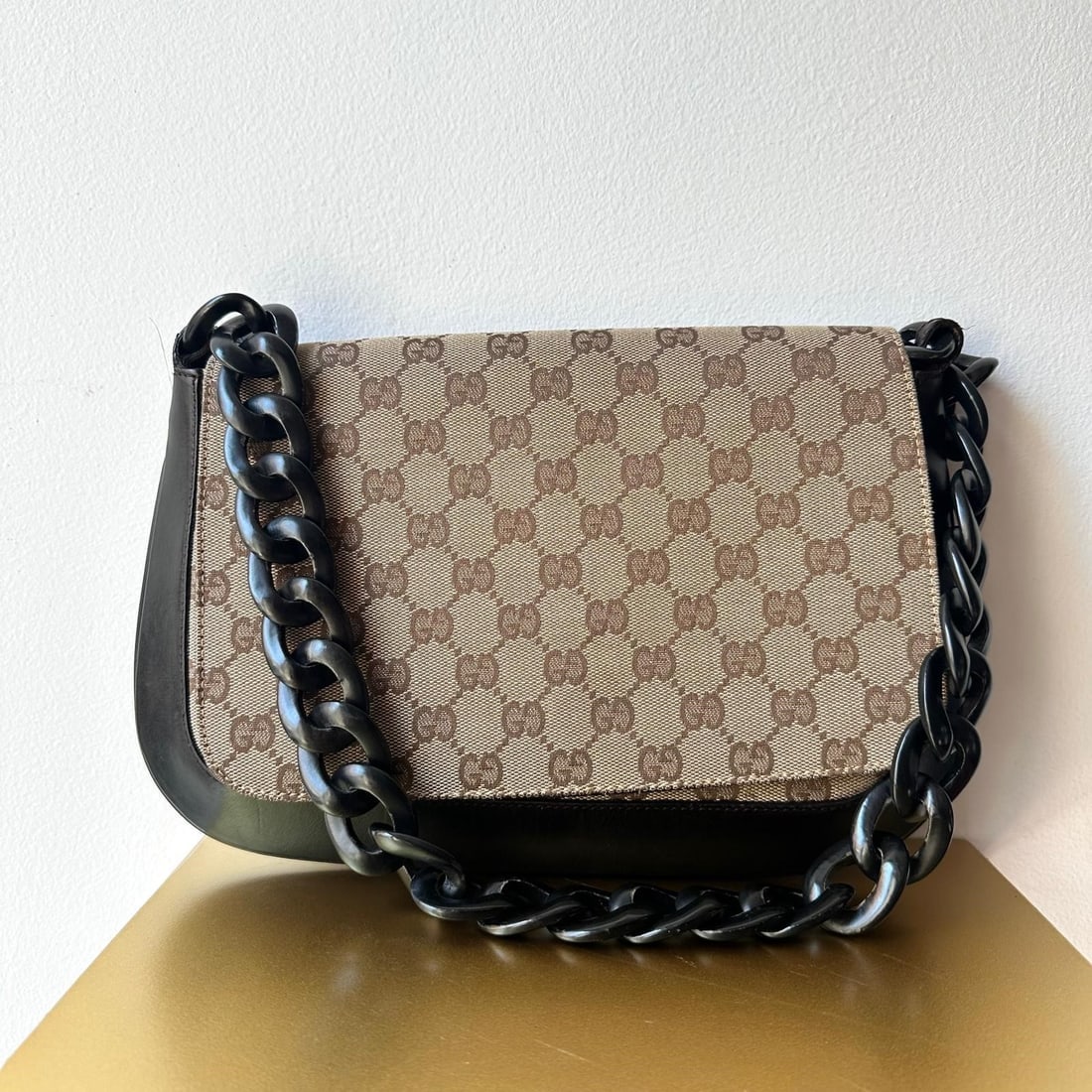 GUCCI GG Supreme Hobo Bag with Oversized Resin Chain (1 of 14)