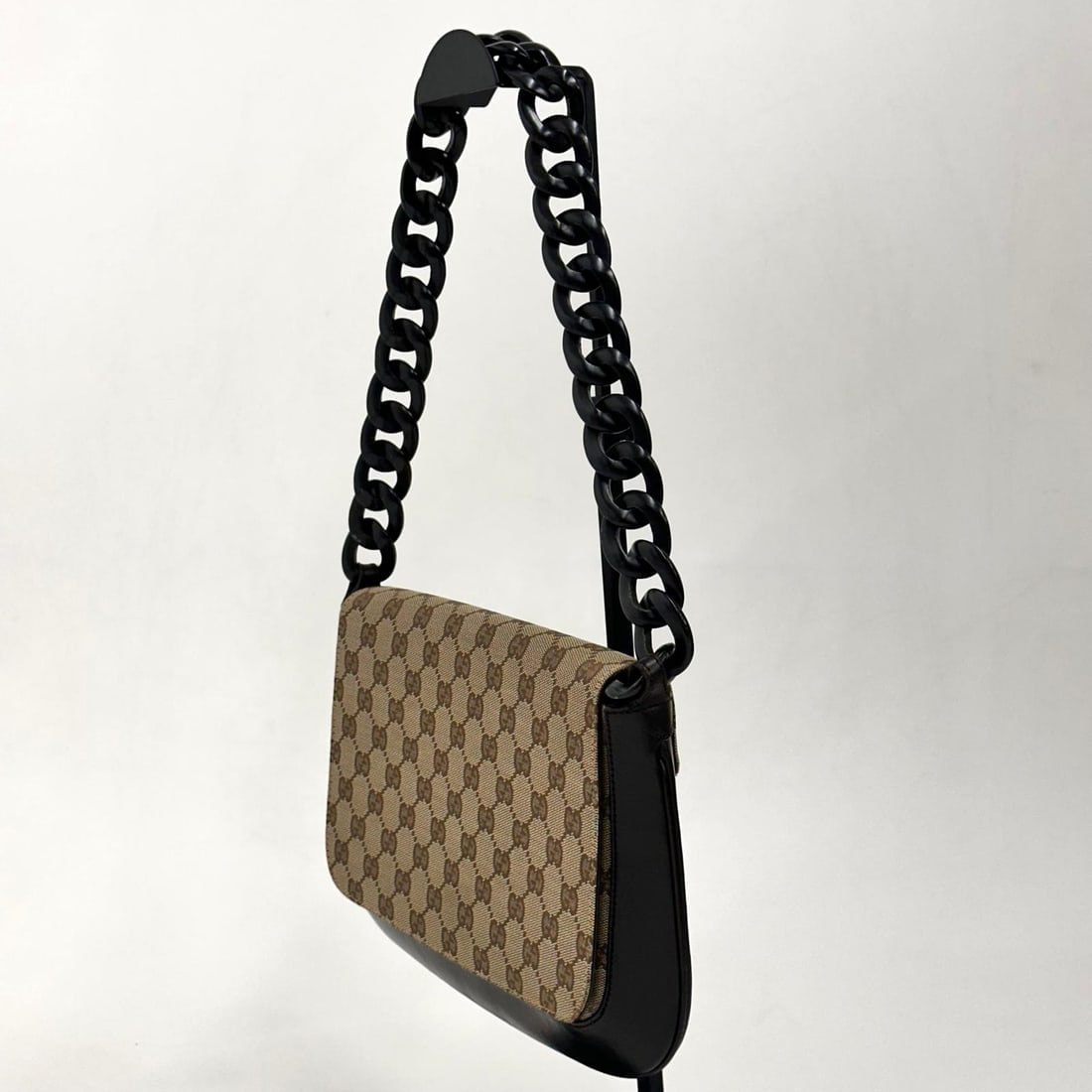 GUCCI GG Supreme Hobo Bag with Oversized Resin Chain - 4