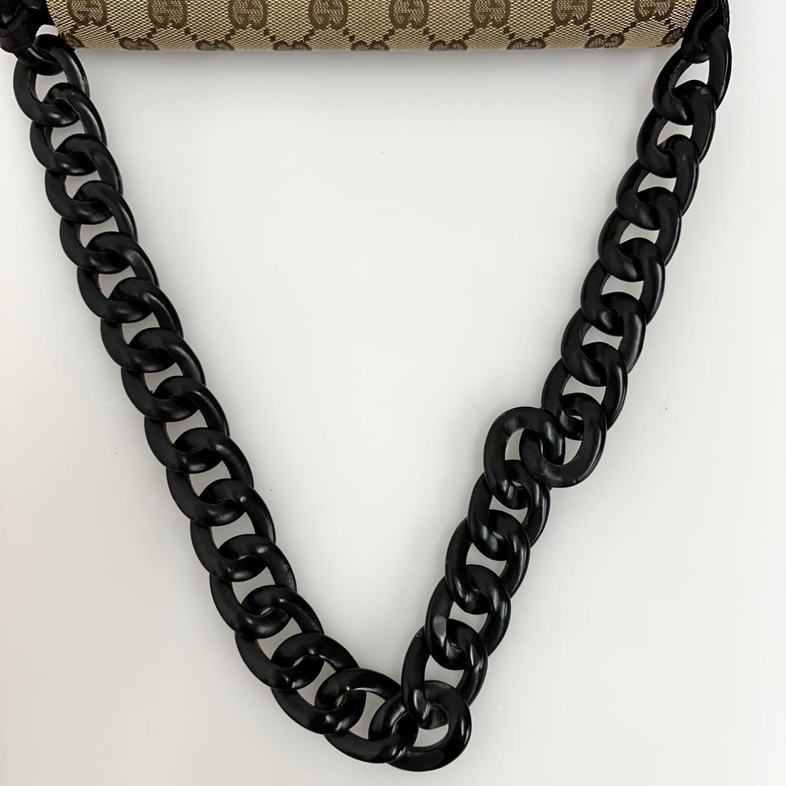 GUCCI GG Supreme Hobo Bag with Oversized Resin Chain - 9