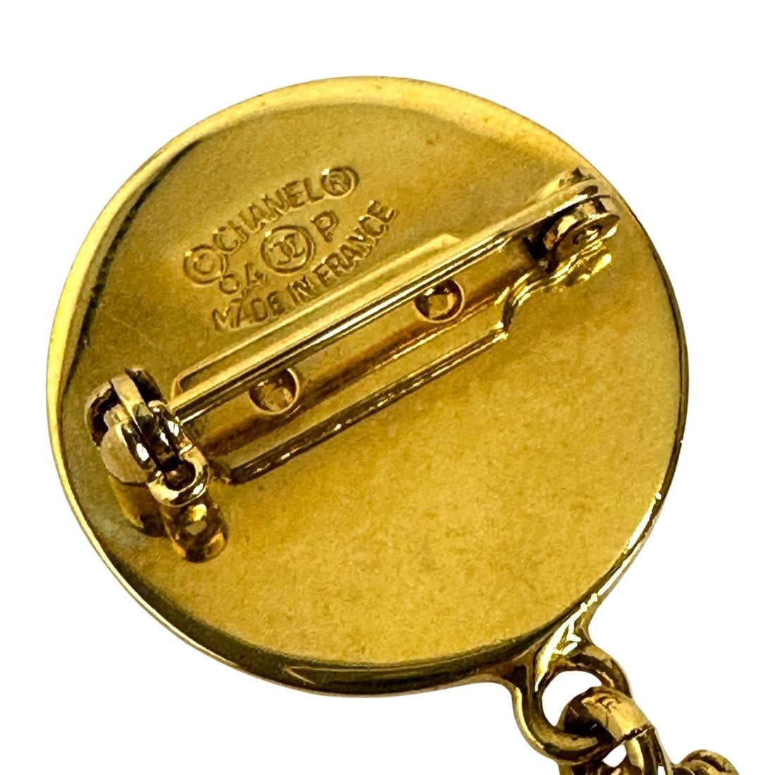 CHANEL Classic Flap gold-plated brooch. - 8