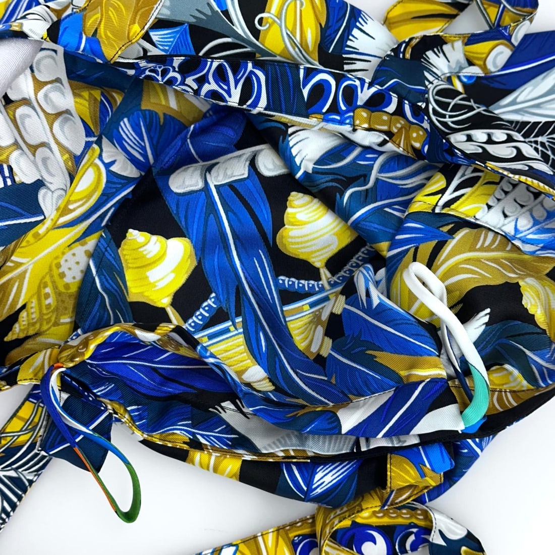 HERMES “Les Plumes” Multicolor Silk Twill Tote Bag – Never Used - 13